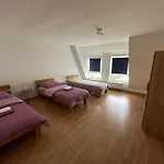 Grosses Apartment Im Dg