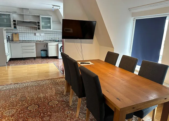 Grosses Apartment Im Dg
